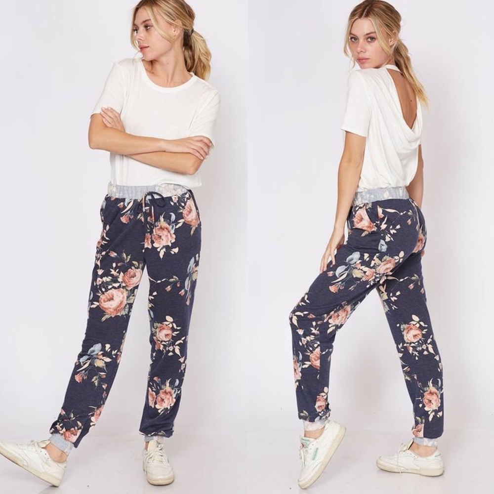 »CLEARANCE ITEM-FIRM« Navy Floral Jogger